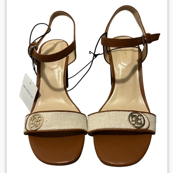 Liz Claiborne Tan & Cream Comfort Stacked Heels - Picture 2 of 4